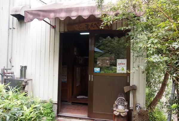 素朴な建物