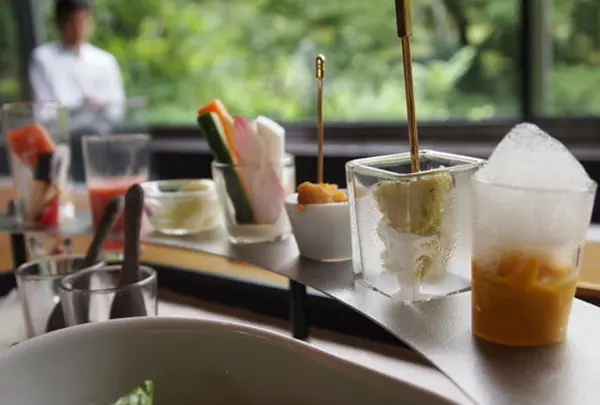 朝食
