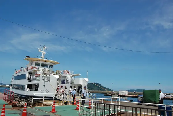 フェリー