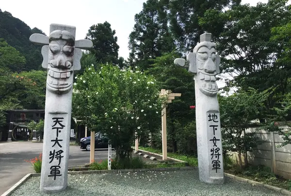 韓国から贈られた石像。