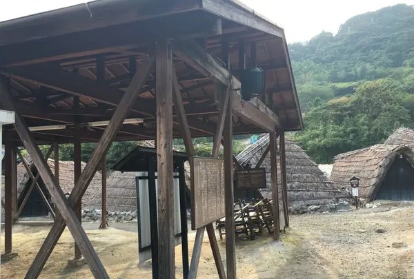 湯の花小屋
