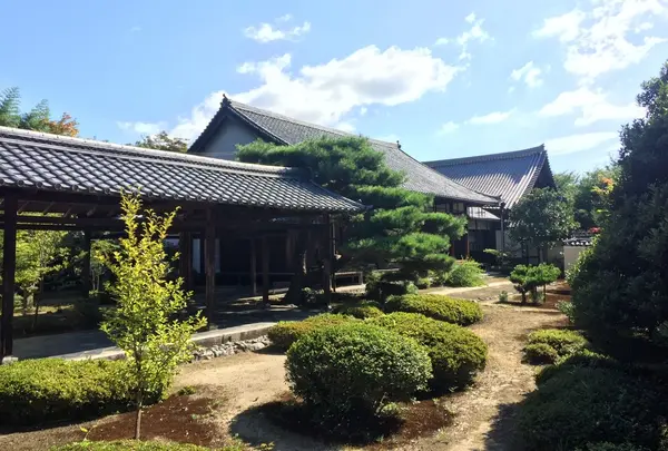 お寺の中を自由に見学できます