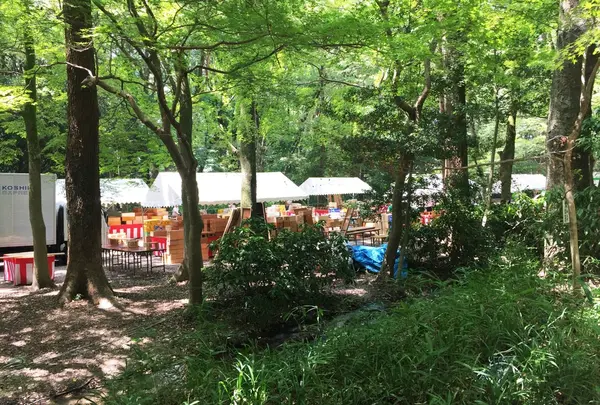 古本まつりの準備中