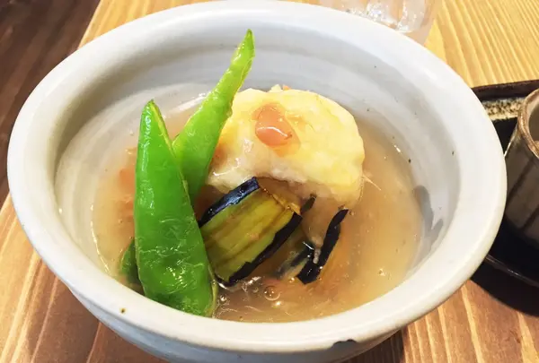 鱧の天ぷらと賀茂茄子の梅あんかけ