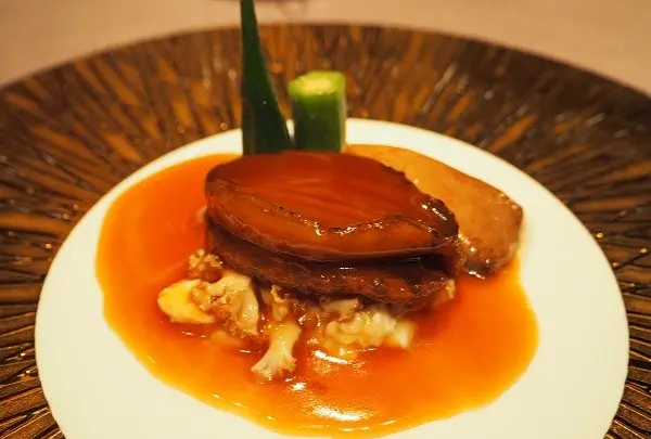 鮑のオイスターソース煮込み
