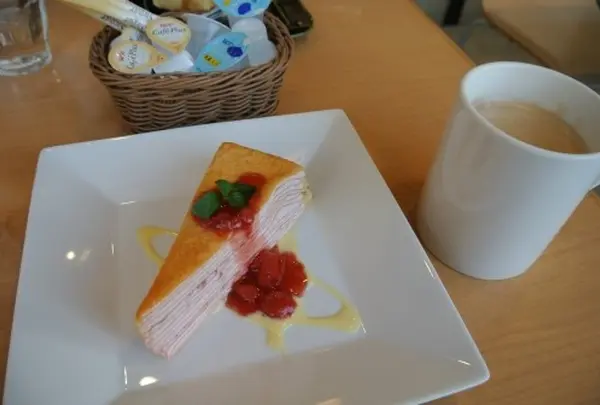 館内のカフェで一休み
