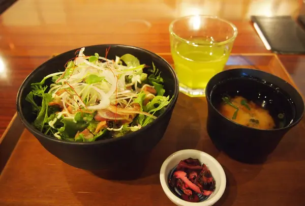 茶美豚の甘味丼