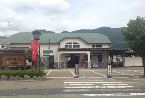 レトロな駅前