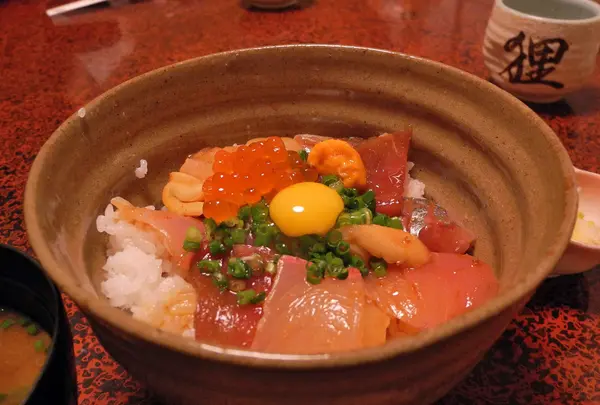 海鮮ユッケ丼が旨い