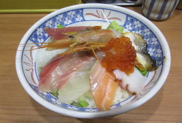 海鮮丼の駅前 三宮サンパル店