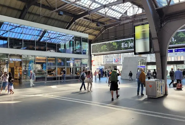 Zürich HB (チューリッヒ中央駅)