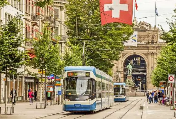 Bahnhofstrasse (バーンホフシュトラッセ)