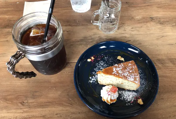 【三股】DAZZLE cafe stand (ダズル カフェスタンド)