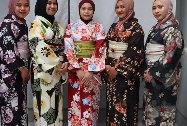 レンタルきもの岡本 伏見稲荷店