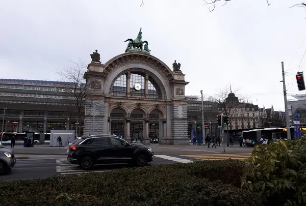 ルツェルン駅 (Bahnhof Luzern)