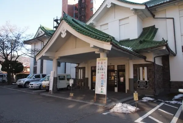 諏訪市美術館
