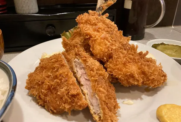 路地裏の酒亭雄太