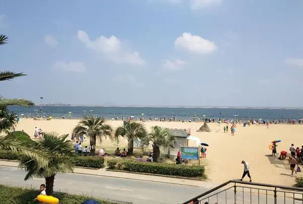 金山城市沙灘
