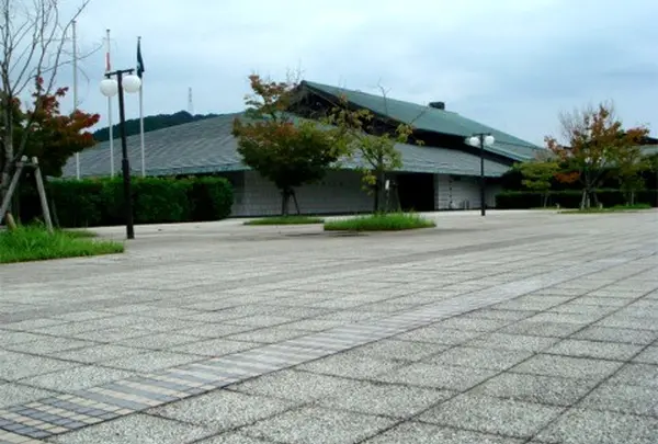 佐賀県立九州陶磁文化館