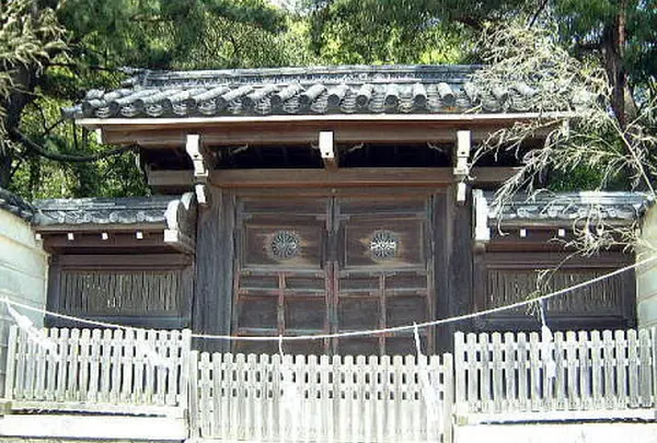 安徳天皇阿弥陀寺御陵
