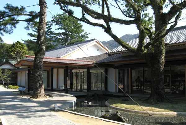 松陰神社宝物殿「至誠館」