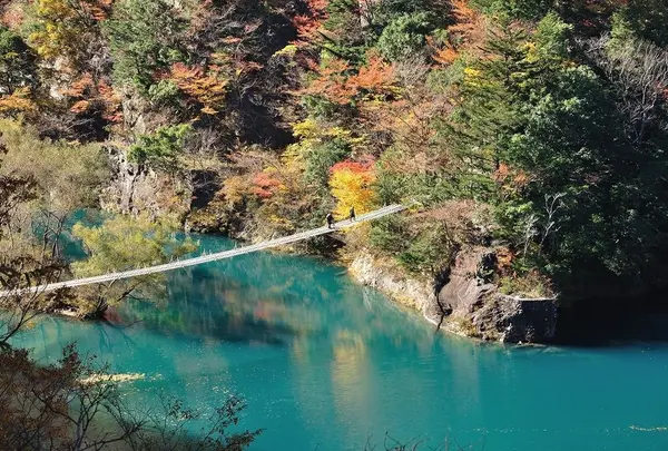 寸又峡