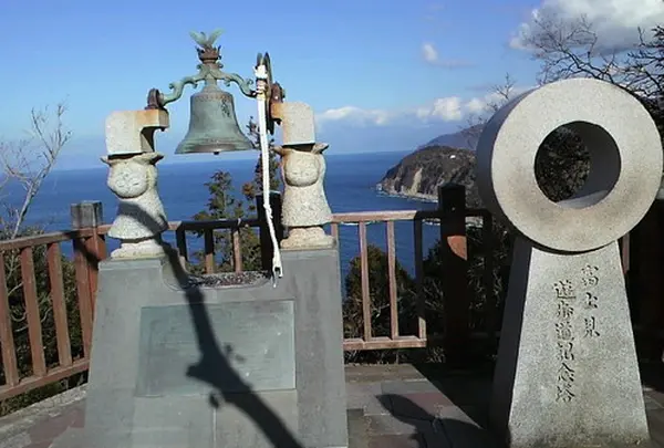 恋人岬の愛を呼ぶ鐘