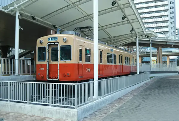 赤胴車のある広場