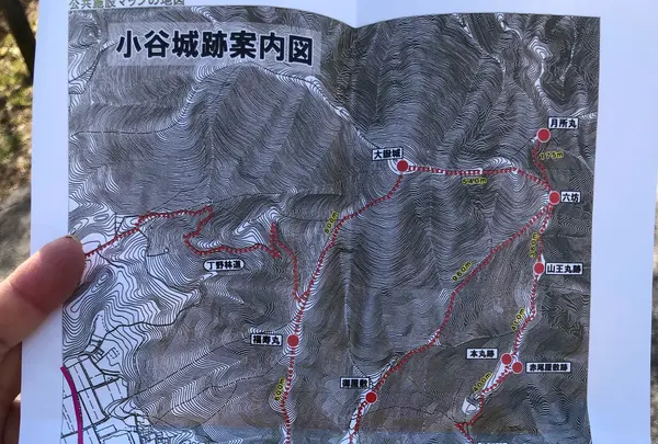 小谷城中腹駐車場