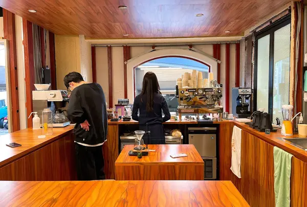 酒屋「花」/ コーヒースタンド「烏」