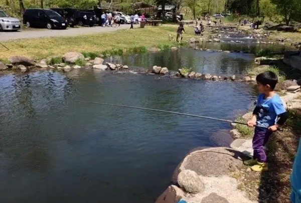 発知渓流つりセンター