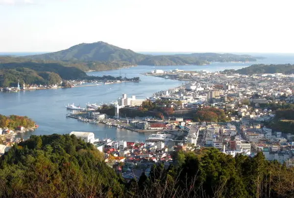 安波山