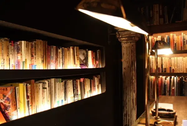 Library Lounge THESE（テーゼ）