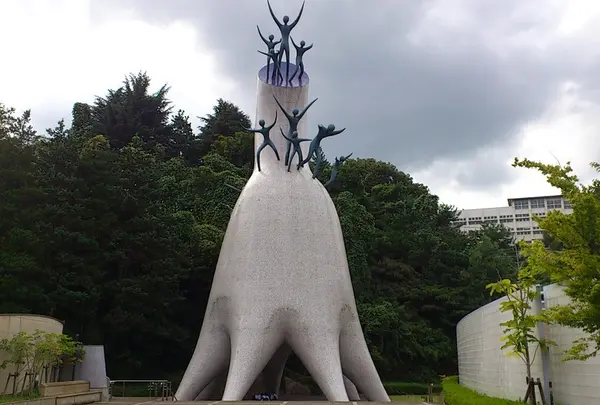 川崎市岡本太郎美術館
