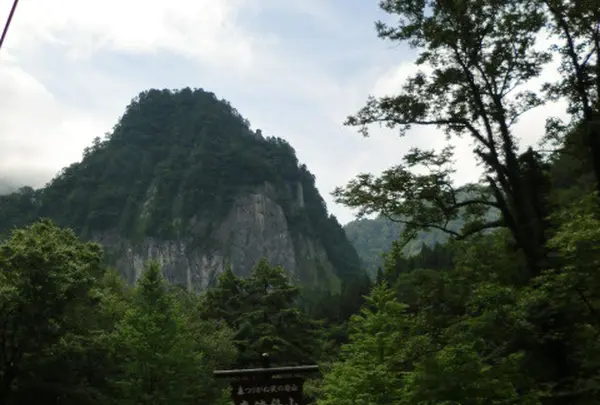 東鐘釣山