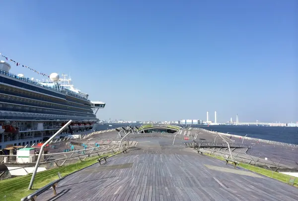 横浜港大さん橋国際客船ターミナル
