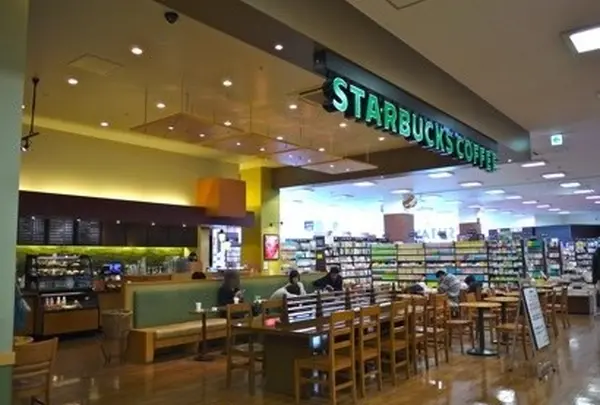 Starbucks Coffee 蔦屋書店港北みなも店