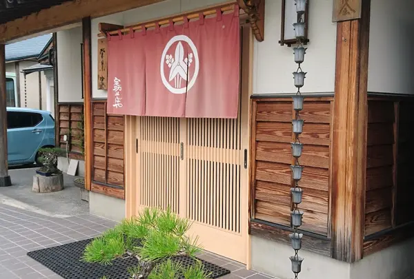 定助そばや