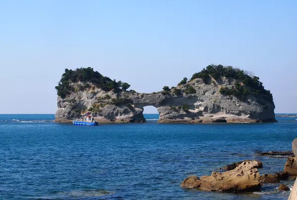 円月島