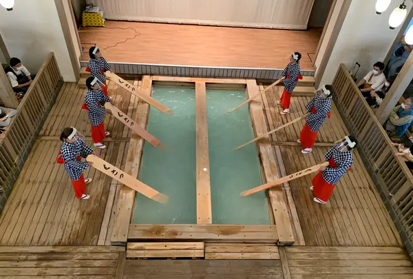 湯もみと踊り