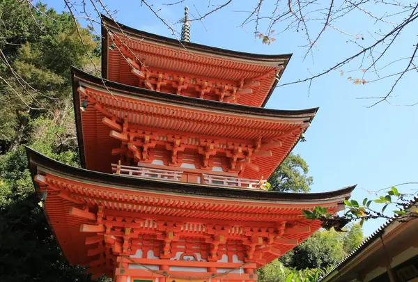 三重塔