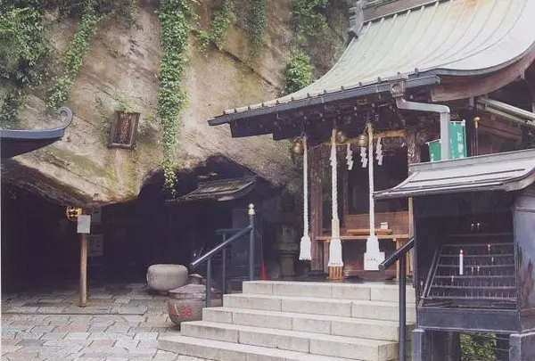 宇賀福神社（銭洗弁財天）