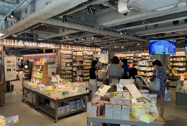 TSUTAYA BOOKSTORE 下北沢
