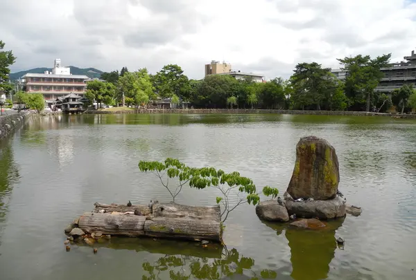 猿沢池