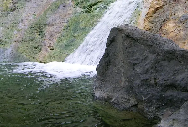 カムイワッカの湯の滝