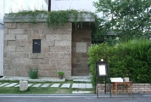 DOORS DINING