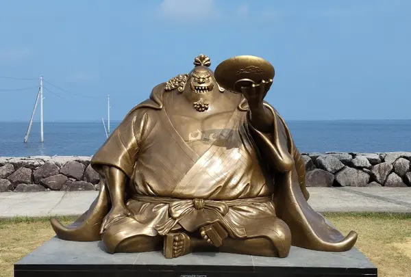 ジンベエ像