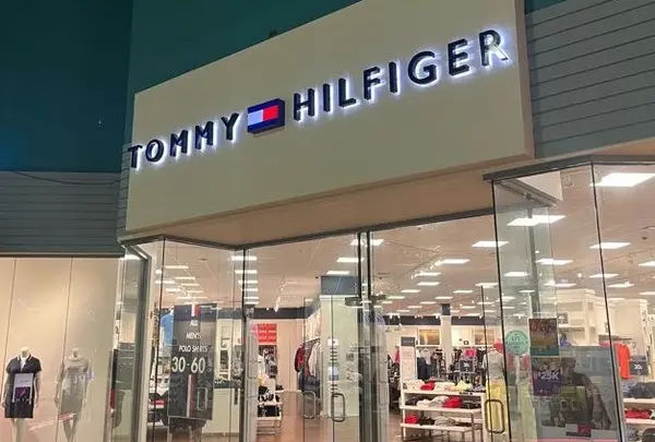 トミー ヒルフィガー