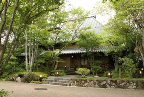 山荘無量塔