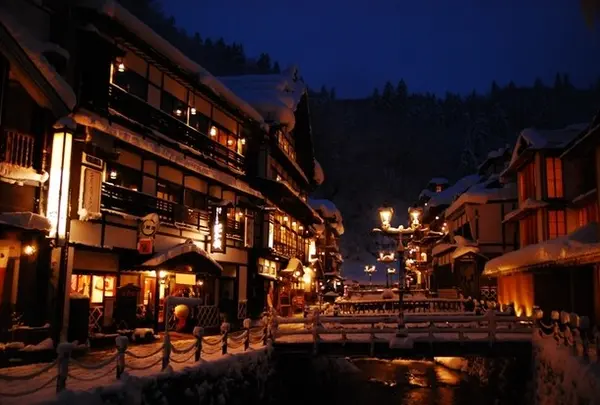 銀山温泉